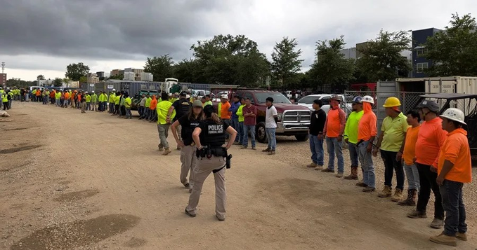 Redada del ICE en obra de construcción en Florida deja más de 100 detenidos