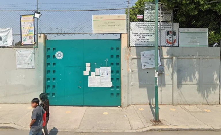 estudiante-de-15-anos-es-hospitalizado-tras-rina-escolar-en-tlahuac_d446556e-54e7-42b3-a778-597046f9d990_medialjnimgndimage=fullsize