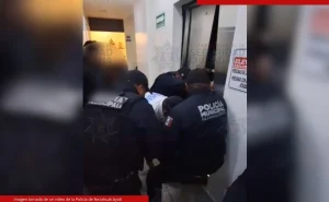 rescatan-a-siete-personas-atrapadas-en-un-elevador-en-nezahualcoyotl_a91ea3fe-06e5-4e1b-8320-e88320acca5b_medialjnimgndimage=fullsize