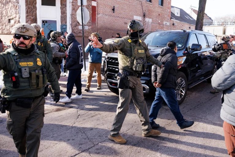 estados-unidos-usara-su-oficina-de-impuestos-para-estrechar-cerco-migratorio_44fc97d8-358a-48a7-afdf