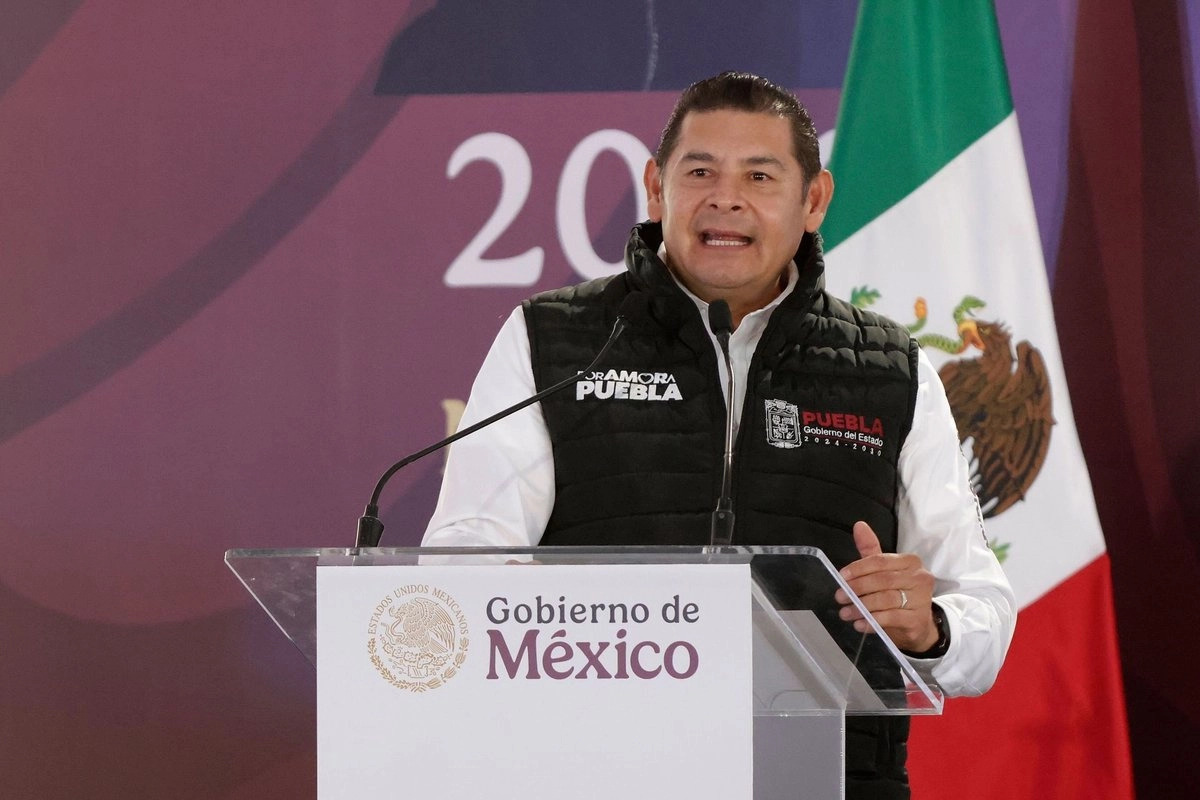 gobernador-de-puebla-revela-esquema-de-encarecimiento-de-pavimentacion-de-calles-en-gobiernos-munici